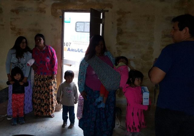 Actualizan controles de salud a vecinos originarios del oeste -3