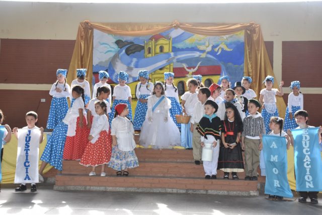 25 de mayo en jardin-1 (1)