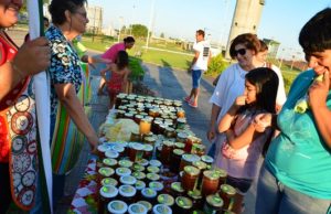 Exitosa «Feria Centro» precedió a ofertas por el Día de la Madre