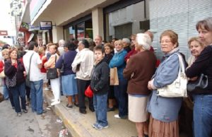 Piden prioridad de atención para pagar a jubilados
