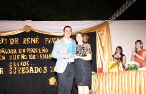 Solís acompañó a los egresados de la E.P.E.S n° 93