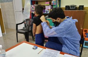 Sin asistencia a las aulas los escolares continúan recibiendo controles de salud