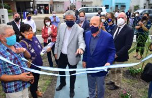 Insfrán y Ferraresi entregaron 294 viviendas y créditos Casa Propia