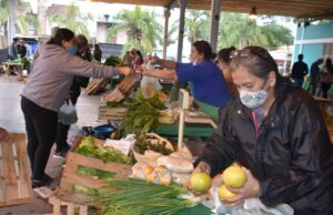 Feria de productores de Naineck en Clorinda contó con variedad de ofertas