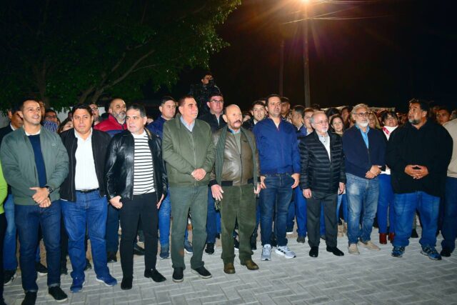 Autoridades en la inauguración plaza recreativa y el circuito deportivo de calistenia 1