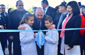 En Colonia San Isidro, Insfrán inauguró la obra educativa 1.521 de su gestión