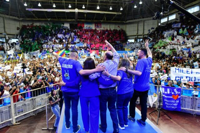 Gildo con candidatos