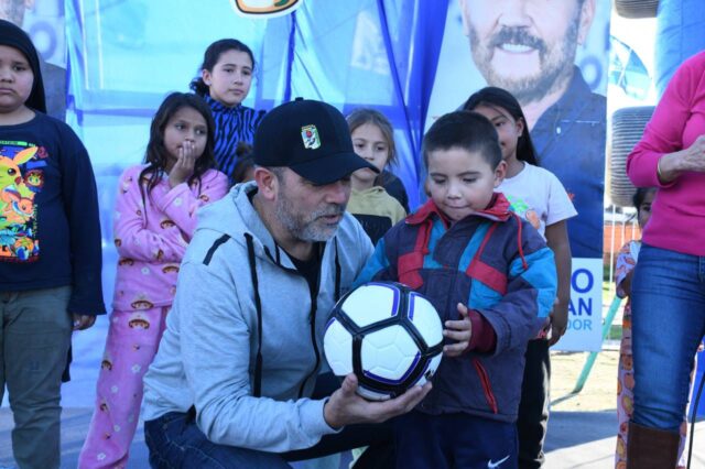 Entrega de juguetes en toda la provincia (1)