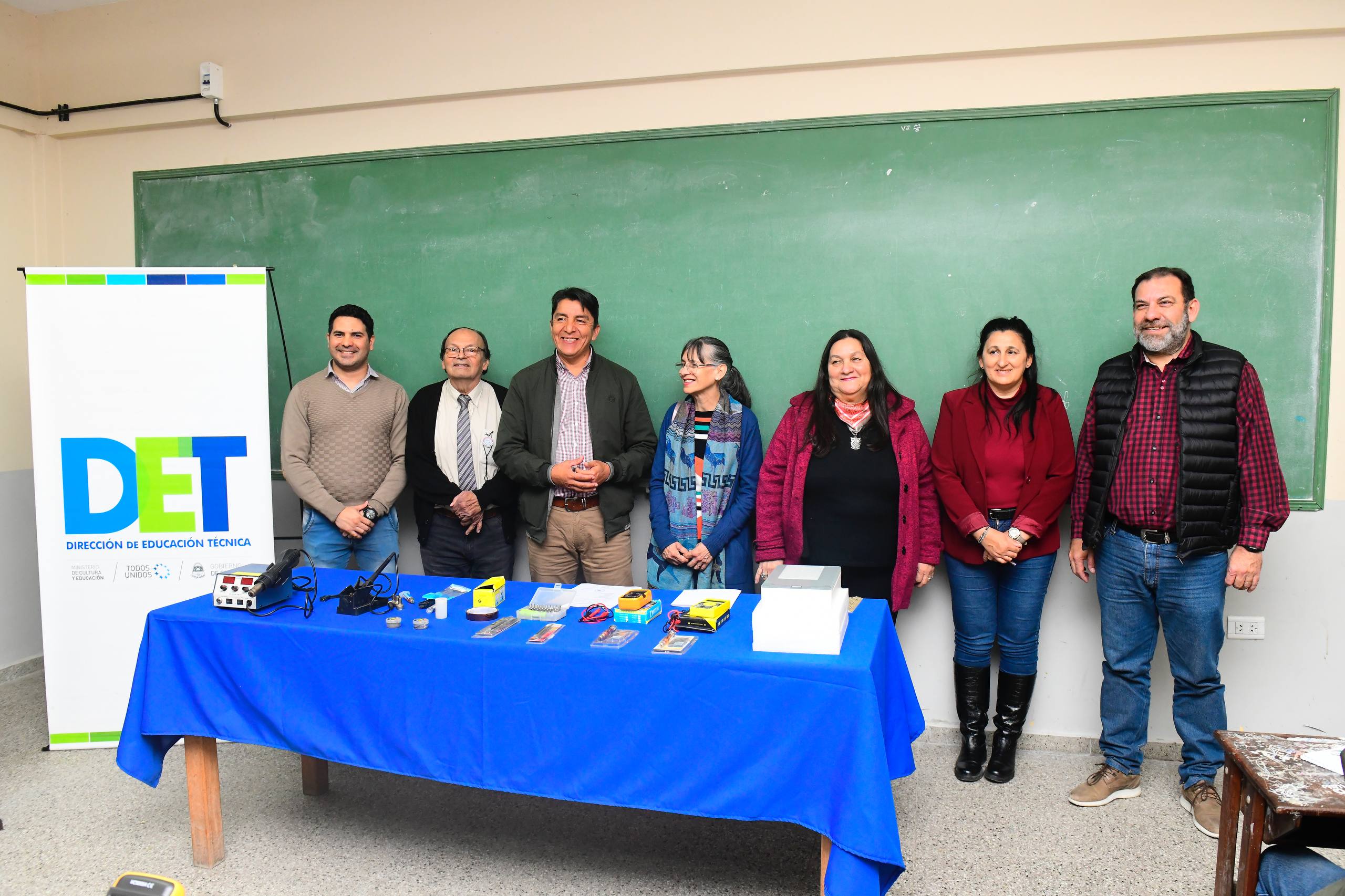 Formación técnica y salida laboral: Comenzó la capacitación laboral en reparación de celulares 